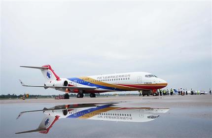 全國首架C909醫(yī)療機(jī)交付中豫航空集團(tuán) C9生命之翼航空醫(yī)療聯(lián)盟在鄭州成立